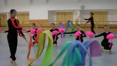 Behind the scenes of Shen Yun