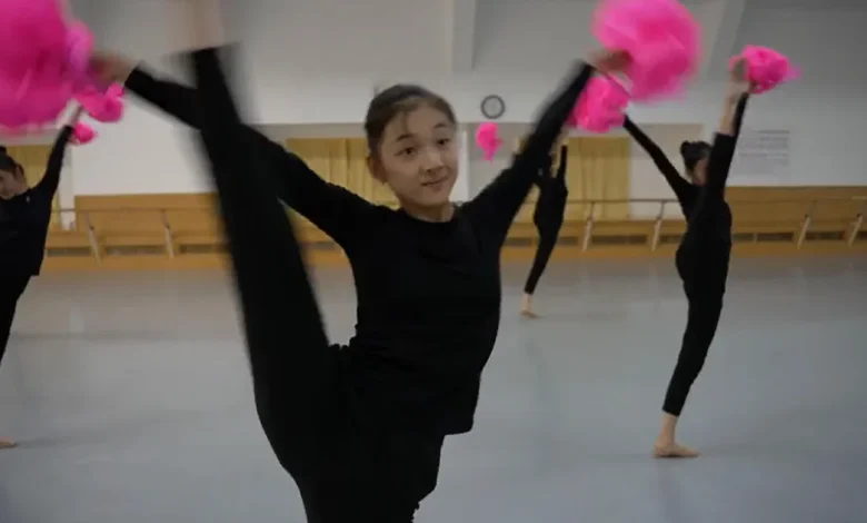 Behind the scenes of Shen Yun