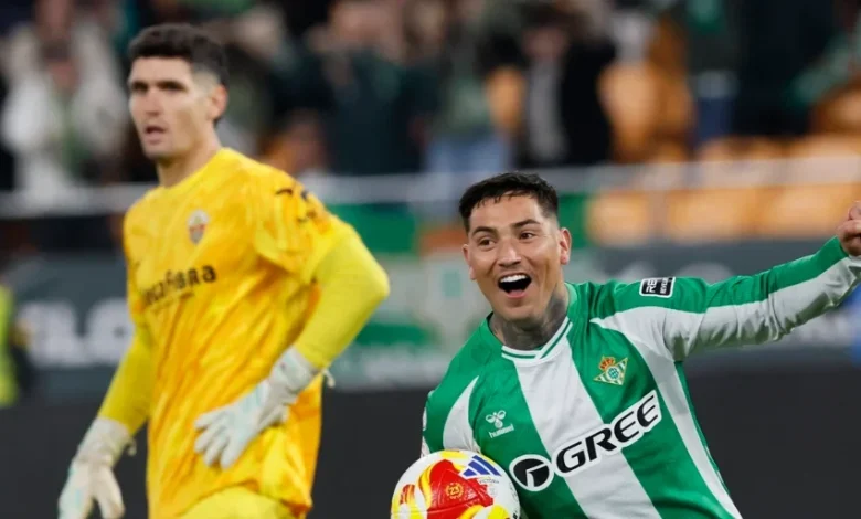 Betis - Elche: Chimy, un héroe con el que no se contaba (2-1)