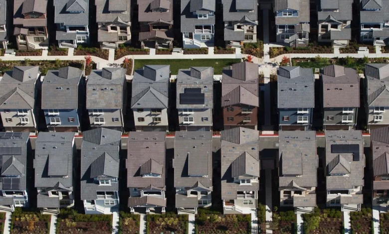 Billionaire Exodus Led by Peter Thiel Grows as California Wealth Tax Looms