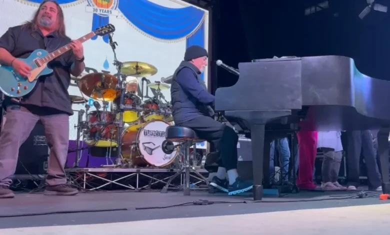 Billy Joel plays surprise two-song set at Wellington's 30th birthday