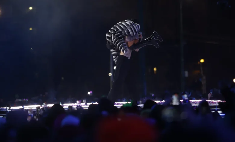 Blanka i Malik Montana robią show podczas sylwestra TVP. Raper wyniósł "Bejbę" ze sceny (ZDJĘCIA)