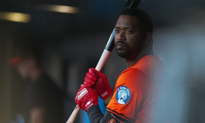 Blue Jays Re-Sign Eloy Jimenez To Minor League Deal