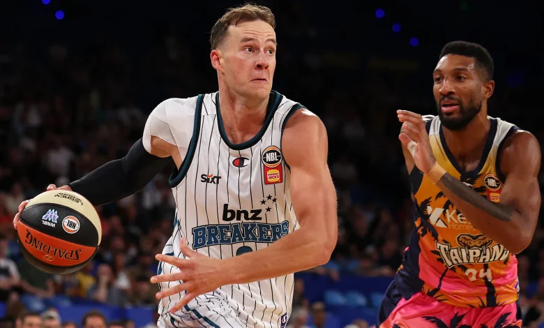 Breakers win with Forde ejected for Snakes