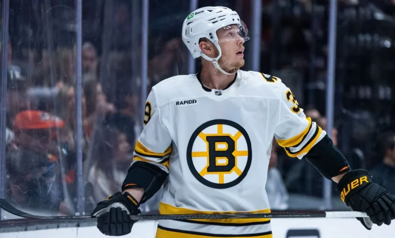 Bruins' Morgan Geekie leaves game vs. Rangers for family matter