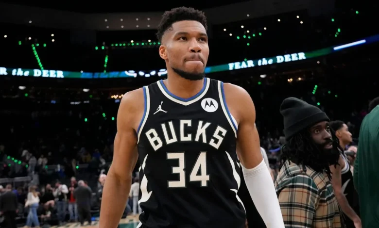 Bucks don't offer timetable for Giannis Antetokounmpo return