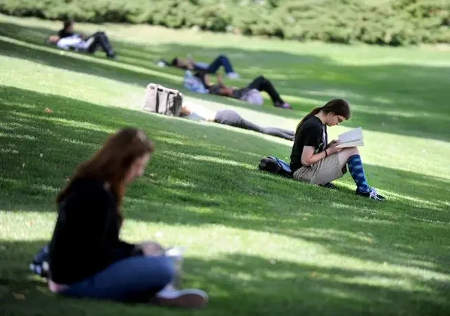 CU Boulder considers expanding online classes for undergrads