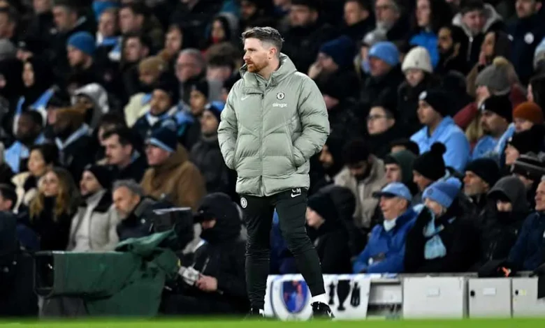 Calum McFarlane confirms coaching plan against Fulham | News | Official Site