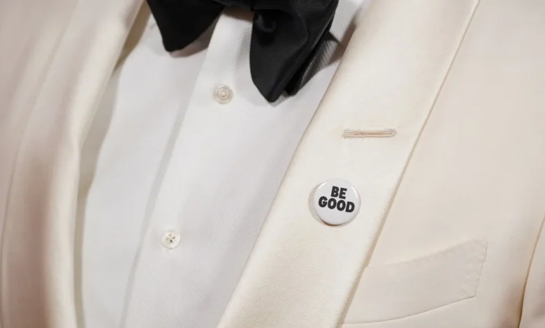 Celebrities wear pins protesting ICE at the Golden Globes : NPR