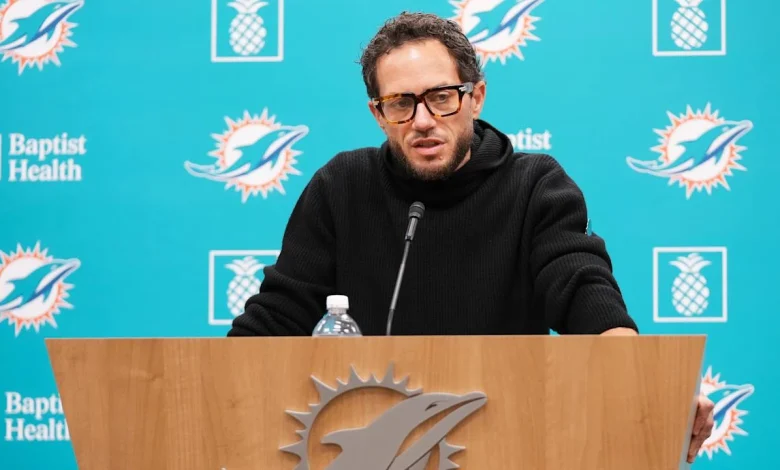 Chargers plan to hire ex-Dolphins head coach Mike McDaniel as offensive coordinator