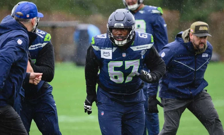 Charles Cross Excited To Be Staying In Seattle & To Be Back On The Practice Field