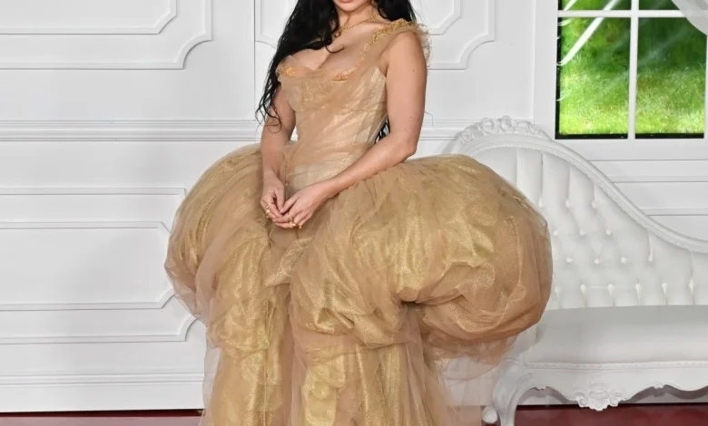 Charli XCX Wore John Galliano, YSL & Vivienne Westwood To The ‘Wuthering Heights’ LA Photocall & Premiere