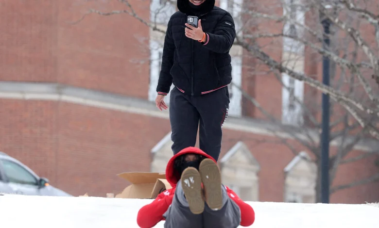 Charlotte-Mecklenburg Schools, other districts closed Monday after winter storm
