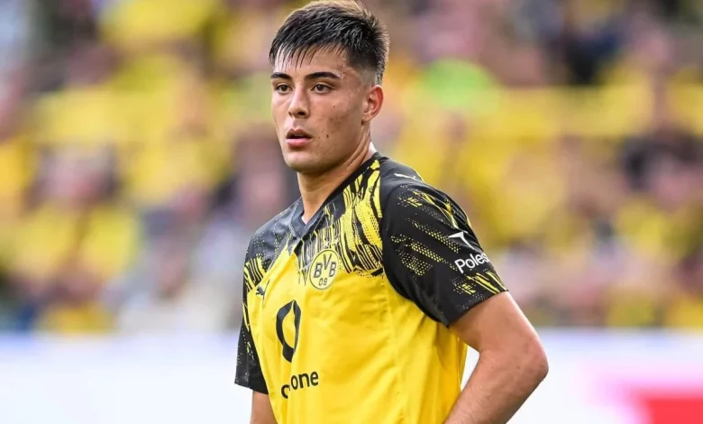 Chelsea activate recall option for Aaron Anselmino from Borussia Dortmund