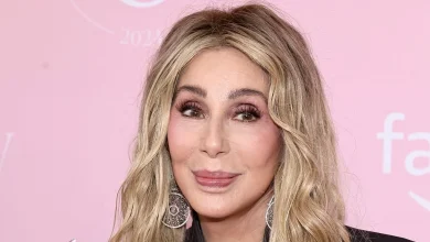 Cher tells Dax Shepard he 'must have something I don’t see' for wife Kristen Bell