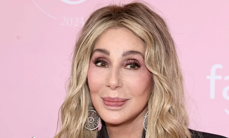 Cher tells Dax Shepard he 'must have something I don’t see' for wife Kristen Bell