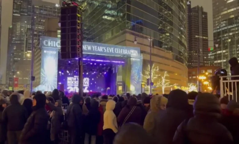 Chicago River takes center stage for gala New Year's Eve celebration downtown