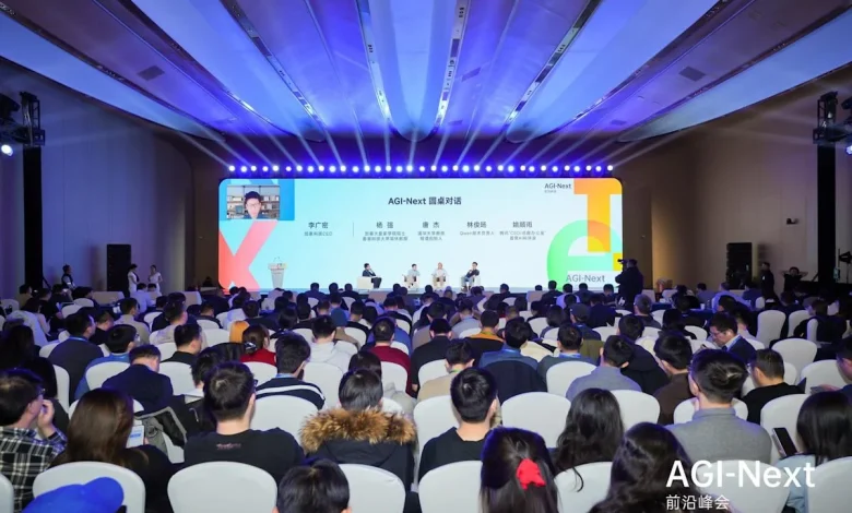 China AI Leaders Warn of Widening Gap With US After $1B IPO Week