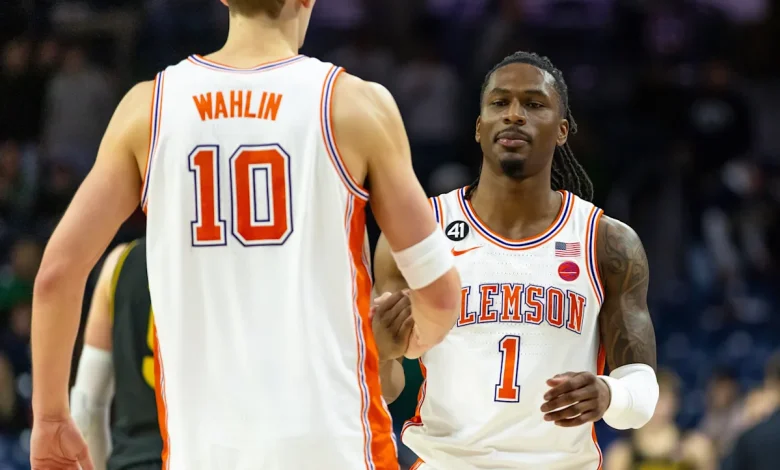 Clemson puts a beat down on Boston College to start ACC play 5-0