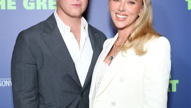 Colin Jost Reacts to Wife Scarlett Johansson Losing Top-Grossing Title