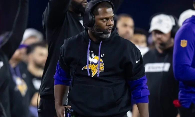 Commanders plan to hire Vikings pass game coordinator Daronte Jones as defensive coordinator: Source