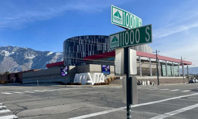 Crash prompts new attention for Sandy intersection; city to reevaluate long-term solution