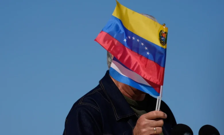 Cuba says 32 Cuban officers were killed in US operation in Venezuela that captured Nicolás Maduro