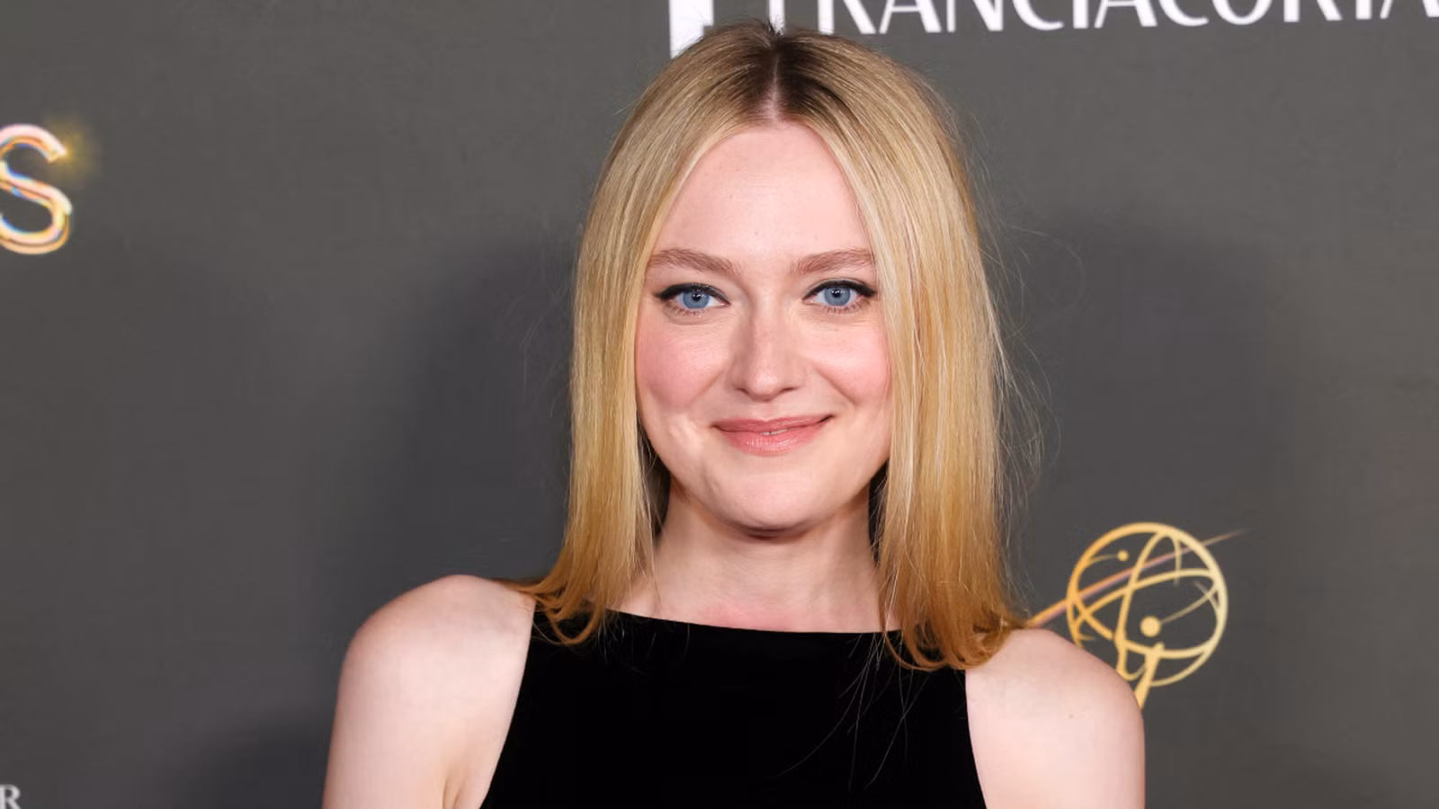 Dakota Fanning's 22-Year-Old Cult Classic Movie That Critics Originally Hated Is Now A Worldwide Netflix Streaming Sensation