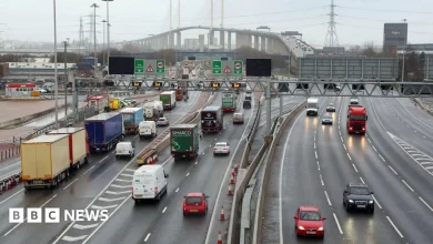 Dartford Crossing tunnel shut after lorry crash near QEII bridge