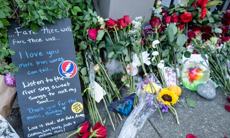 Deadheads Gather in San Francisco’s Haight to Remember Bob Weir