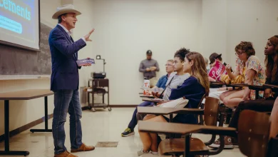 Democrat Andrew White drops bid for Texas governor
