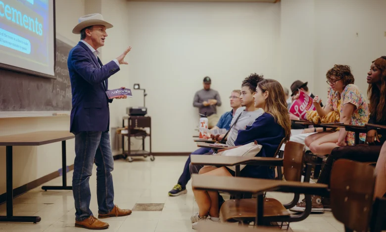 Democrat Andrew White drops bid for Texas governor