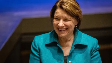 Democratic U.S. Sen. Amy Klobuchar makes move toward Minnesota governor run after Walz exit - mprnews.org