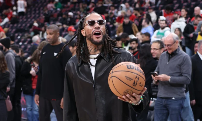 Derrick Rose's No. 1 Bulls Jersey Retired in Ceremony with Tribute Video Narrated By Scottie Pippen