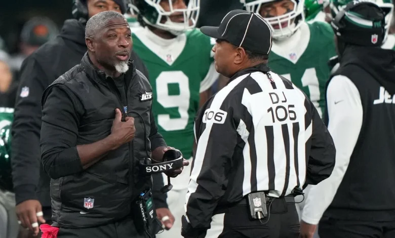 Despite being 3-14, Jets still believe in coach Aaron Glenn