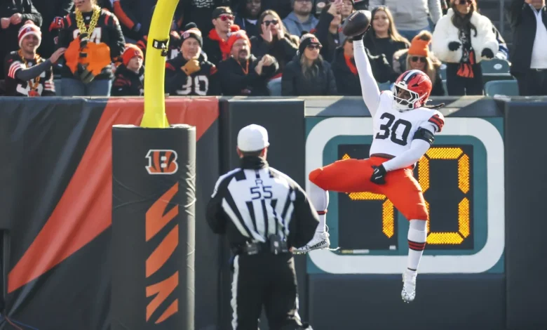 Devin Bush, Sam Webb pay fines for paying homage to Marshawn Lynch