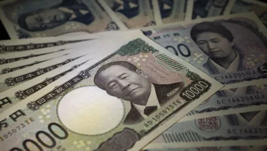 Dollar Hits Four-Month Low as Gold Tops $5,000: Markets Wrap