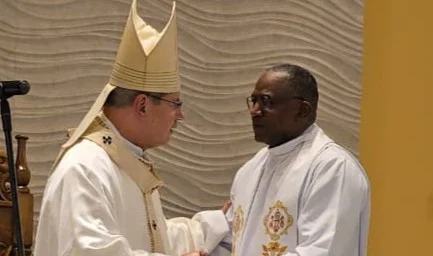 Dom Walmor celebra Missa com envio missionário do padre João Batista à Diocese de Santíssima Conceição do Araguaia (PA)