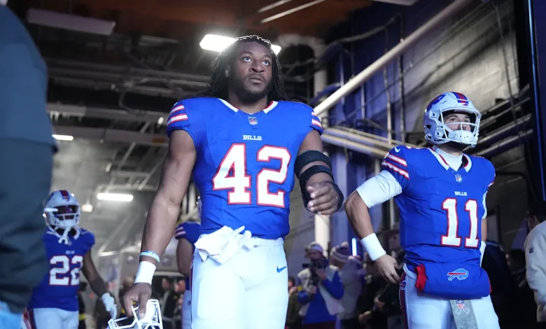 Dorian Williams suffers injury on opening kickoff against Denver Broncos