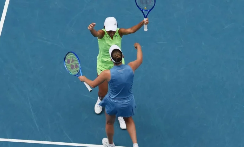 Elise Mertens and Zhang Shuai win the Australian Open women's doubles title