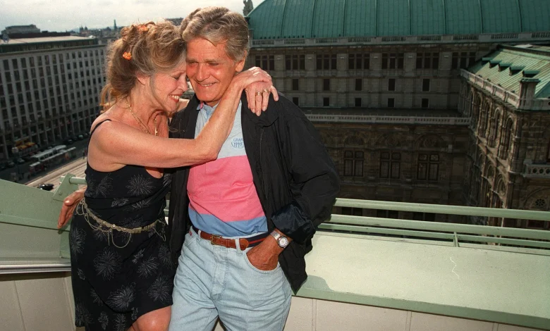 «Elle m'a appelé Pioupiou, et puis c'était fini» : les derniers instants de Brigitte Bardot, racontés par son mari