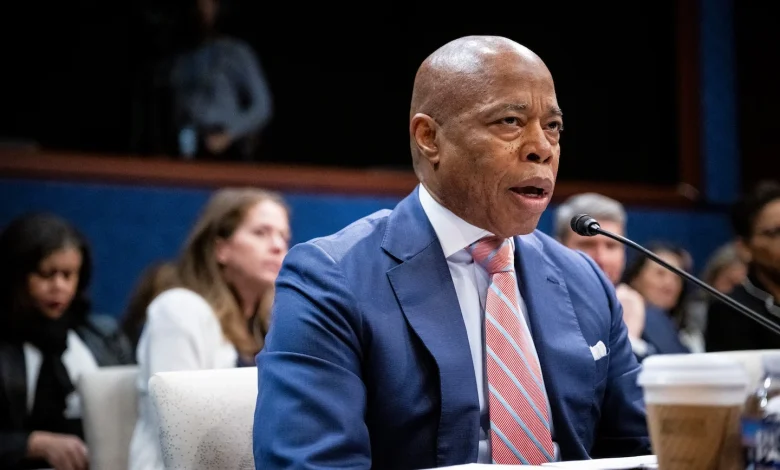 Eric Adams’s crypto coin crashes soon after launch, sparking scam accusations - The Washington Post