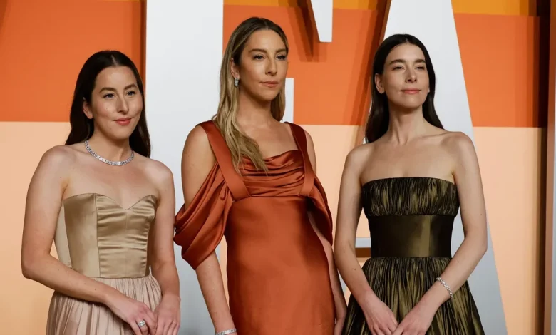 Este Haim has a New Year's Eve celebrity wedding – See her dress