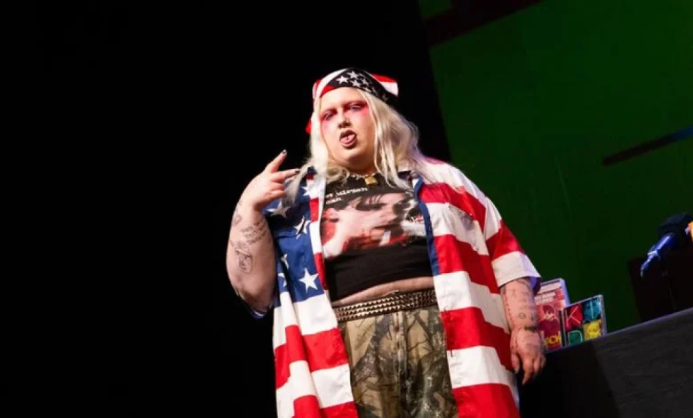 Esty Quesada (Soy una pringada): "Me molestan muchísimas cosas: los hombres con zapatos horribles, los hombres que llevan pantalones muy pitillo, los calvos..."