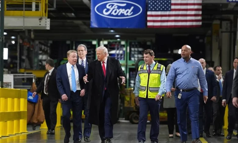 Ford worker who yelled at Trump raises over $800,000 before closing fundraisers