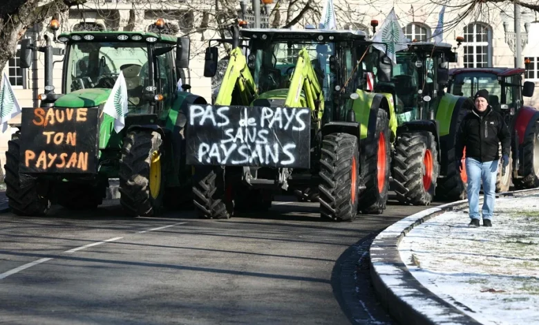 France | Les agriculteurs bravent les interdictions de barrages et se dirigent vers Paris