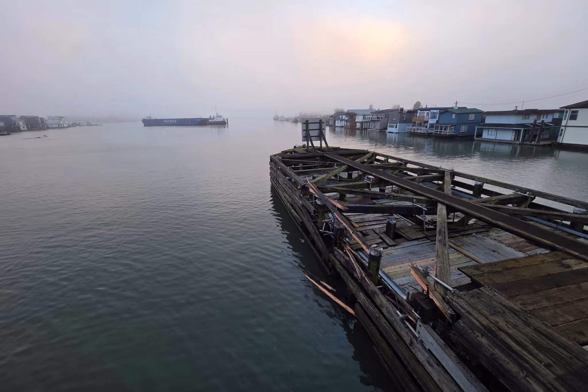 Fraser River bridge in Metro Vancouver closed after vessel collision