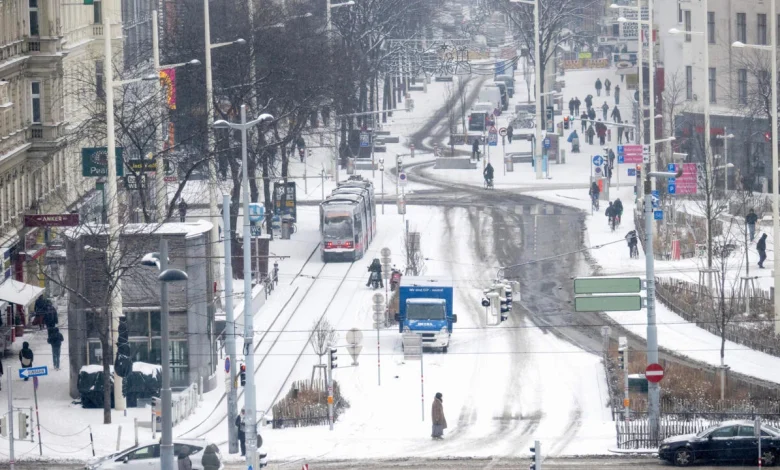 Freezing rain paralyses transport in Central Europe