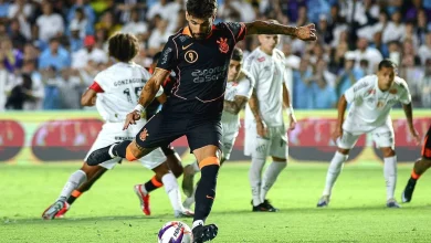 Gabigol marca nos acréscimos, e Santos arranca empate do Corinthians