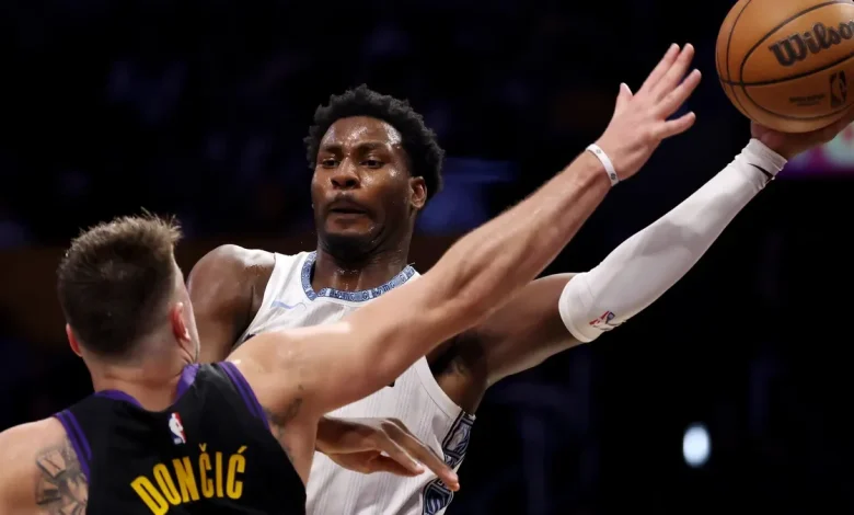Grizzlies vs Lakers live score updates: Ja Morant out vs LeBron James